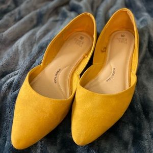 Time and Tru mustard flats!